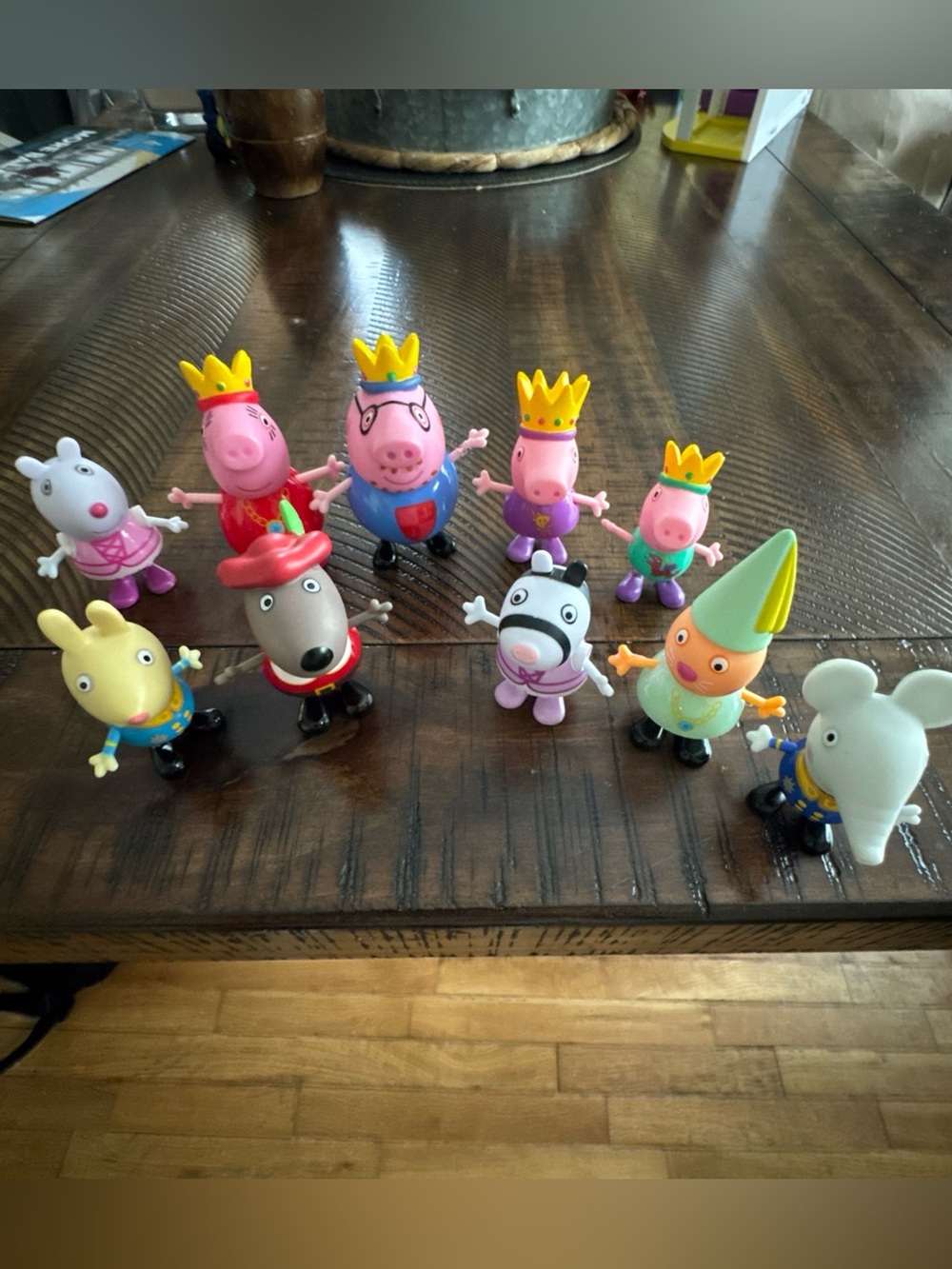 Peppa Pig Royal Friends Mini Figure Set - Pink, Yellow, Blue & Purple